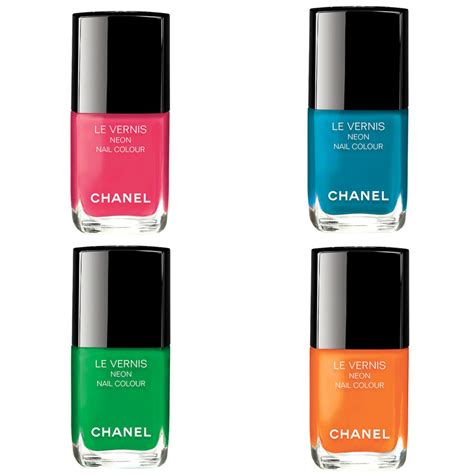 pack smalto le vernis chanel|Chanel le vernis nail color.